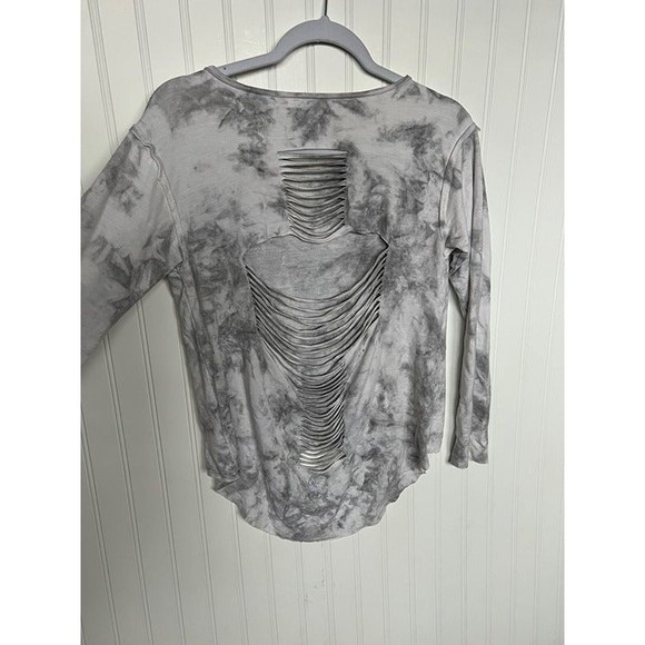 Shirt - Picture 3 of 4